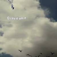 O céu é um espetáculo que se renova a cada dia, com suas cores e nuvens que nos encantam e nos fazem refletir sobre a imensidão do universo.
