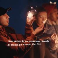 Nada melhor do que comemorar rodeado 
de pessoas que amamos. Que essa festa seja cheia de amor, alegria e boas energias.