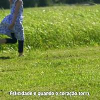 Felicidade é quando o coração sorri,
mesmo sem motivo